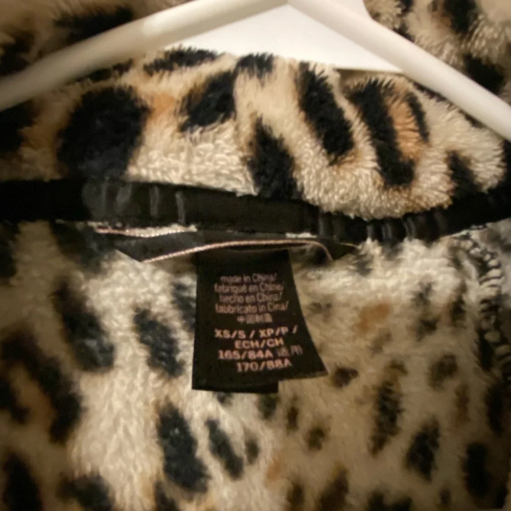 Victoria Secret Robe - Picture 3 of 4